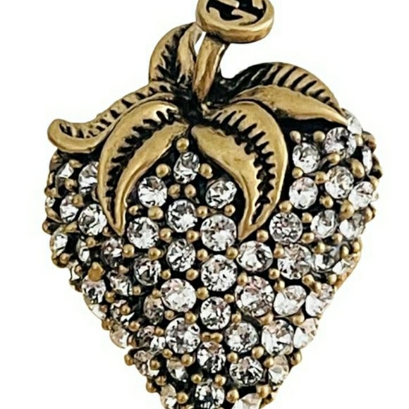 Gucci GG Logo Crystal Strawberry Ring - Picture 1 of 4